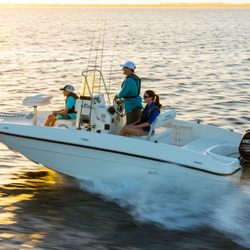 Young Harris Water Sports Lake Oconee - Center Console Fishing Boat Rental