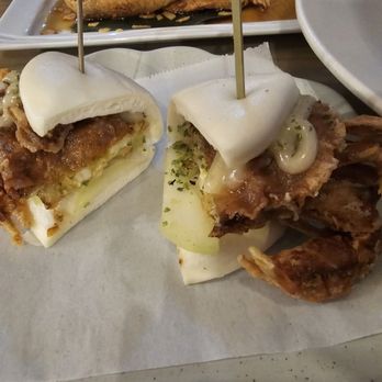 Akami Sushi - Soft shell crab bao - Sushi Bars Near Me - Arcadia, California