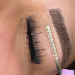 Lashtique Studio - Short Wispy Volume