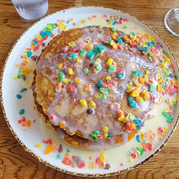 Madres Brunch - Wilma pancakes - Breakfast & Brunch Near Me - Bellflower, California