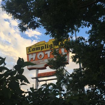 Lamplighter Motel - This Longmont, Colorado motel is a 4-minute walk from Yeager Garden Acres Shopping Center.  It features free Wi-Fi access and free coffee - Hotels Near Me - Longmont, Colorado