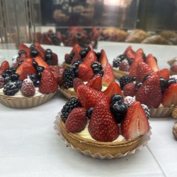 Paris Baguette - Coffee & Tea Near Me - Garden Grove, California