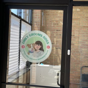 Emily Grooms Dogs - Entrance - Pet Groomers Near Me - Chicago, Illinois