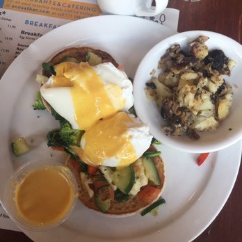 Ann Sather Restaurant - Florentine eggs Benedict - Scandinavian Near Me - Chicago, Illinois Ann Sather Restaurant - Florentine eggs Benedict - Scandinavian Near Me - Chicago, Illinois