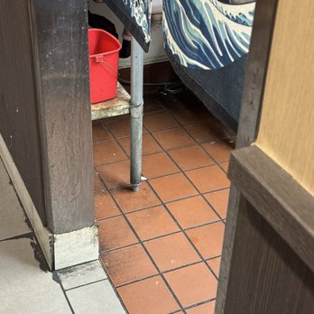 Show Sushi - All of your drinks utensils all washed and clean right here for you - Sushi Bars Near Me - San Dimas, California