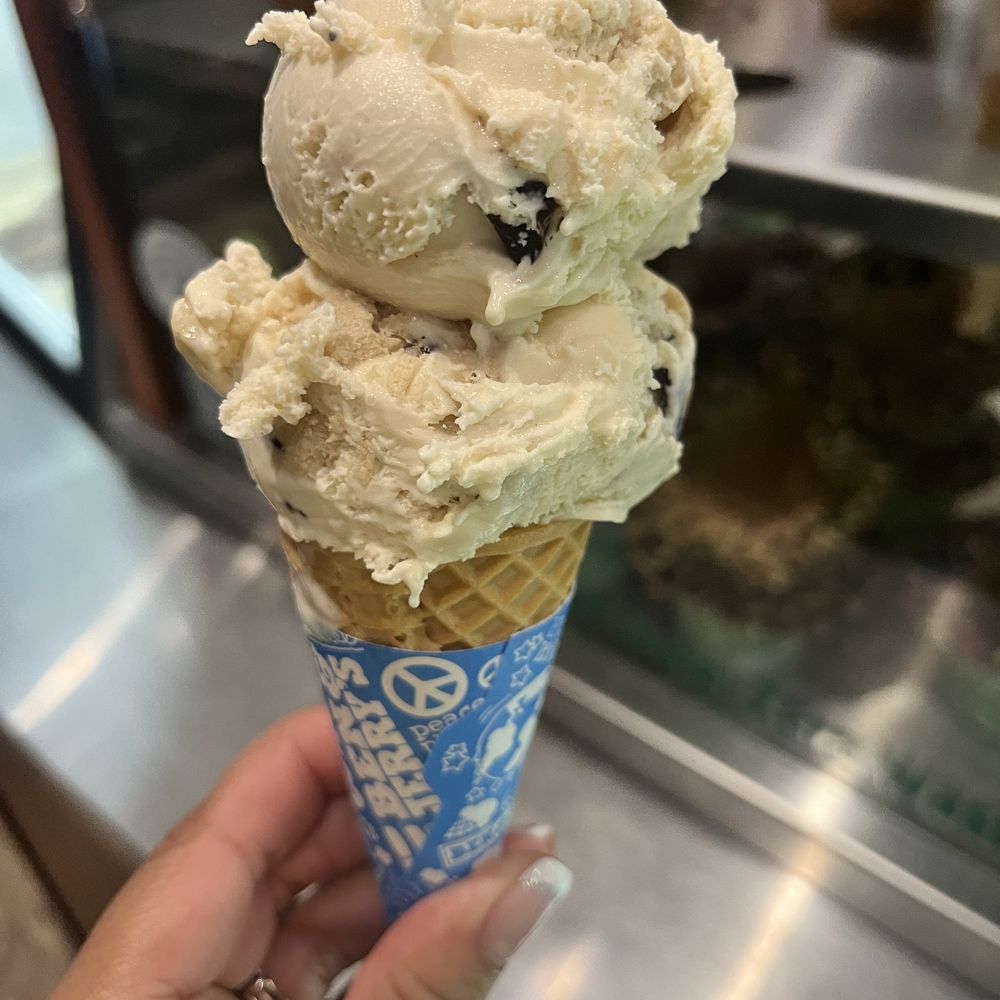 Ben & Jerry’s - Dairy free ice cream cookie dough! Yum!! - Ice Cream & Frozen Yogurt Near Me - San Francisco, California