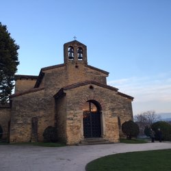 Iglesia de San Julián de los Prados