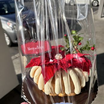 Nothing Bundt Cakes - Beautiful Christmas Bundt cake - Bakeries Near Me - Turlock, California