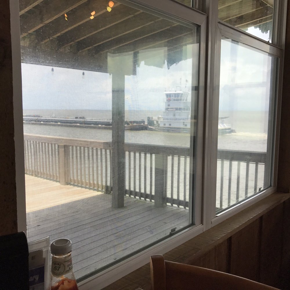 Stingaree - Seafood Near Me - Crystal Beach, Texas