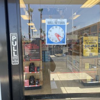 GNC - Took this at 4pm - Health Markets Near Me - Oxnard, California
