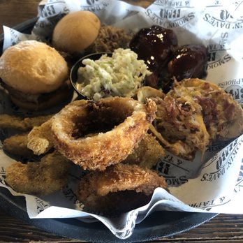 Smokin' Dave's BBQ - Combo platter - Barbeque Near Me - Denver, Colorado Smokin' Dave's BBQ - Combo platter - Barbeque Near Me - Denver, Colorado