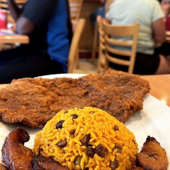 El Bajareque Restaurant - Bistec empanizado, arroz con gandules and maduros - Latin American Near Me - Miami, Florida