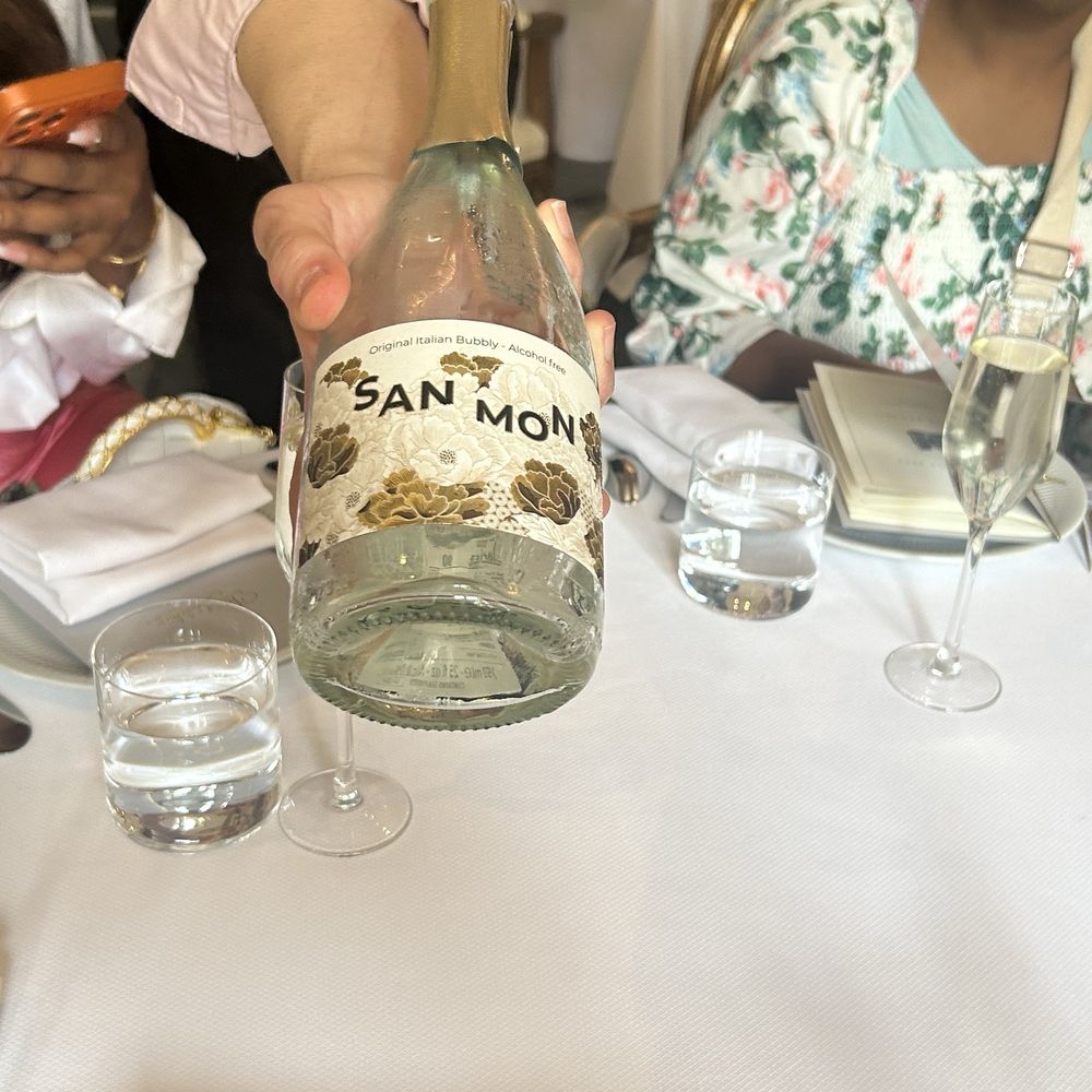 Non alcoholic prosecco. It was so good, I had to get a pic of the bottle ! Non alcoholic prosecco. It was so good, I had to get a pic of the bottle !