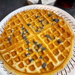 Waffle (single) with blueberry nougat