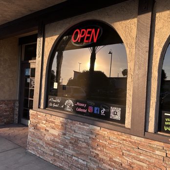 Tacos Don Chente Downey - Mexican Near Me - Downey, California