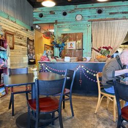 Priya's J&J Indian Foods - The cutest place!