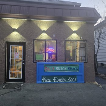 Del's Snack shack - American Near Me - Scranton, Pennsylvania
