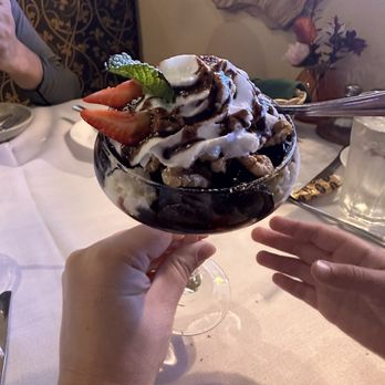 Noroc Restaurant - Desserts Near Me - Carmichael, California