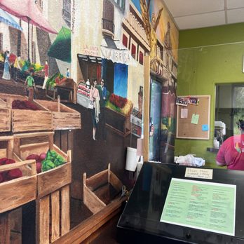 La Unica Express - a mural of a fruit stand - Mexican Near Me - Lufkin, Texas