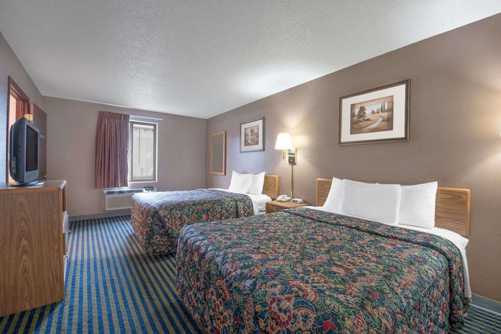 DAYS INN BY WYNDHAM JAMESTOWN 31 Photos & 11 Reviews 824 SW 20th St