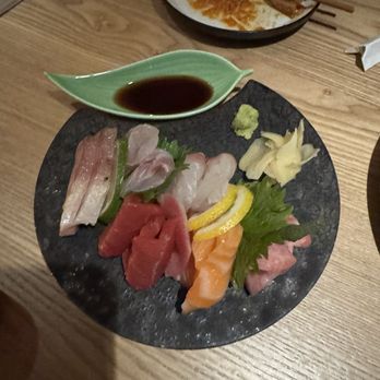 Konban - Sashimi Set - Izakaya Near Me - New York, New York