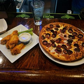 Steer - Half order of Medium wings and cauliflower crust pepperoni pizza!! - Bars Near Me - Buffalo, New York