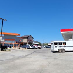 Morton's Drive-In - Another view from outside