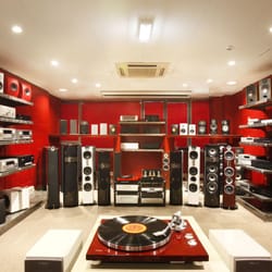 Cobra - Auditorium dédiés à la Hi-Fi dont l'acoustique a été étudiée pour vous offrir des conditions d'écoute optimales.