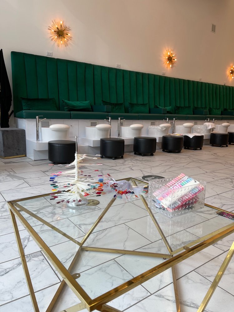 CACHET STONEWALL Updated August 2024 28 Photos & 24 Reviews 400 E Stonewall St, Charlotte