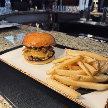 Stingers Lounge - Stingers Bourbon Smash Burger - Golf Near Me - Zephyr Cove, Nevada Stingers Lounge - Stingers Bourbon Smash Burger - Golf Near Me - Zephyr Cove, Nevada