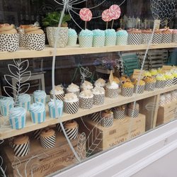 Garden Cupcakes - So freaking cute