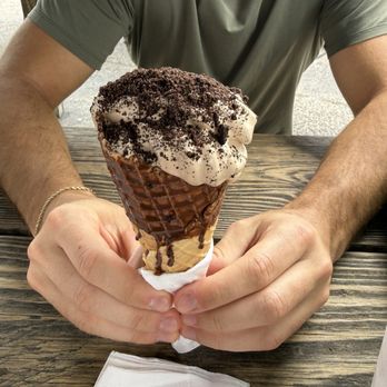 Sandy's Hamburgers - Chocolate icecream with chocolate dipped cone and oreo - Burgers Near Me - Austin, Texas