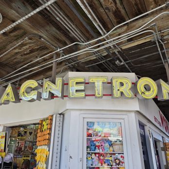 Magnetron - Store front - Flowers & Gifts Near Me - San Francisco, California Magnetron - Store front - Flowers & Gifts Near Me - San Francisco, California