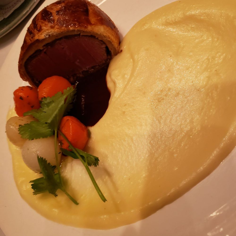 Ramsay's Kitchen - Petite Wellington - New American Near Me - Las Vegas, Nevada