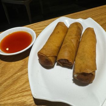 Hong Kong Bistro - 3 Vegetable Egg Roll - Cantonese Near Me - Seattle, Washington