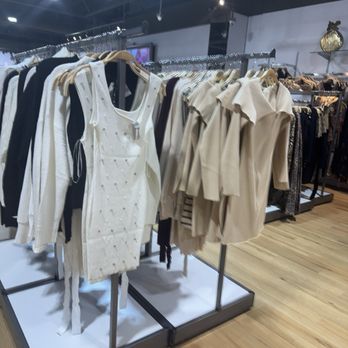 Bloomingdale's Outlet - Outlet Stores Near Me - Sunrise, Florida