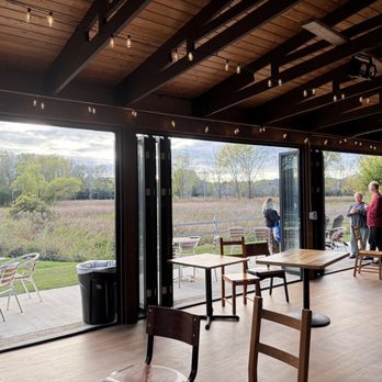 Hop Harvest & Vine - Patio area - Juice Bars & Smoothies Near Me - Pewaukee, Wisconsin