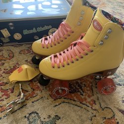 Inline Warehouse - Moxi beach bunny