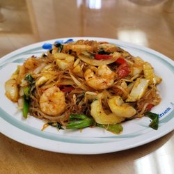 White Pearl Restaurant - Pad Woon Sen shrimp