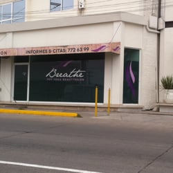 Breathe Hot Yoga + Beauty Salon - Fachada del lugar