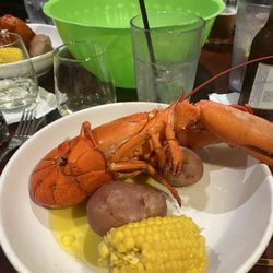 Riley's - Lobster Monday Deal!