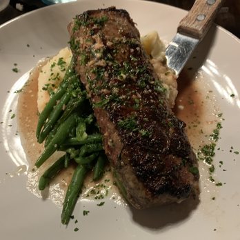 Deano's Italian - Steak Regina on garlic green beans and mashed potatoes. - Italian Near Me - Dublin, Georgia