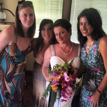 A Maui Wedding Day - The flowers! - Wedding Planning Near Me