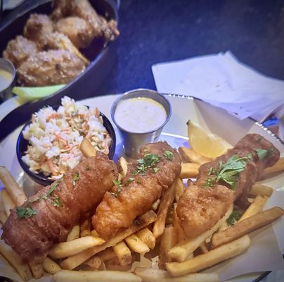 Bar Louie by null