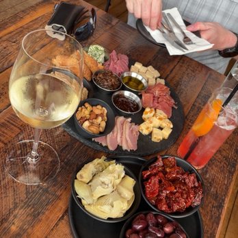 Vino & Vibes - Cheese and charcuterie board - Wine Bars Near Me - Utica, Michigan Vino & Vibes - Cheese and charcuterie board - Wine Bars Near Me - Utica, Michigan