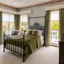 Anne Thompson & Associates