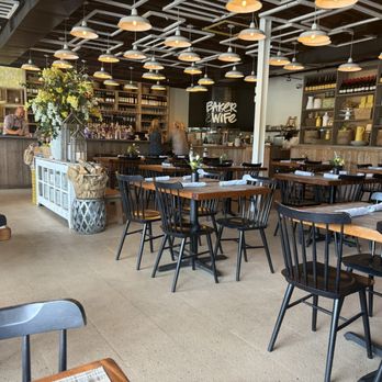 Baker & Wife - Ambiance - New American Near Me - Sarasota, Florida Baker & Wife - Ambiance - New American Near Me - Sarasota, Florida