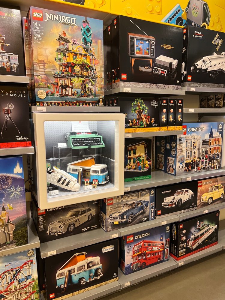 Lego Store 125 Photos 55 Reviews Toy Stores 1 Stoneridge Mall Rd Pleasanton Ca United States Phone Number Yelp