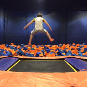 Sky Zone Trampoline Park - Foam pit - Trampoline Parks Near Me - Elmhurst, Illinois