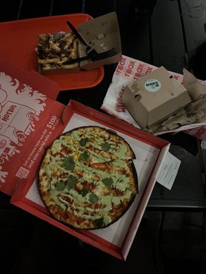 Hot Box Pizza & Roast Beef by null